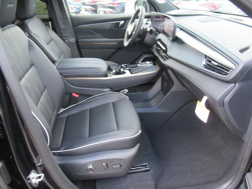 New 2026 Buick Enclave Avenir w/ Super Cruise Package FWD image 10