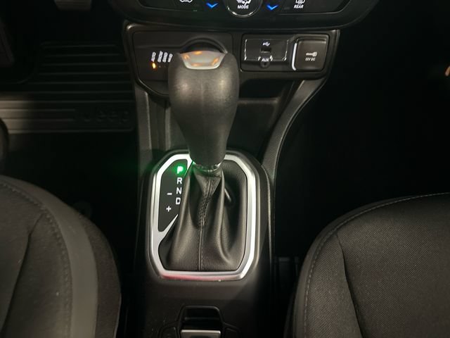Used 2023 Jeep Renegade Latitude w/ Premium Group AWD/4WD image 18