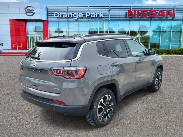 Used 2024 Jeep Compass Limited AWD/4WD image 2