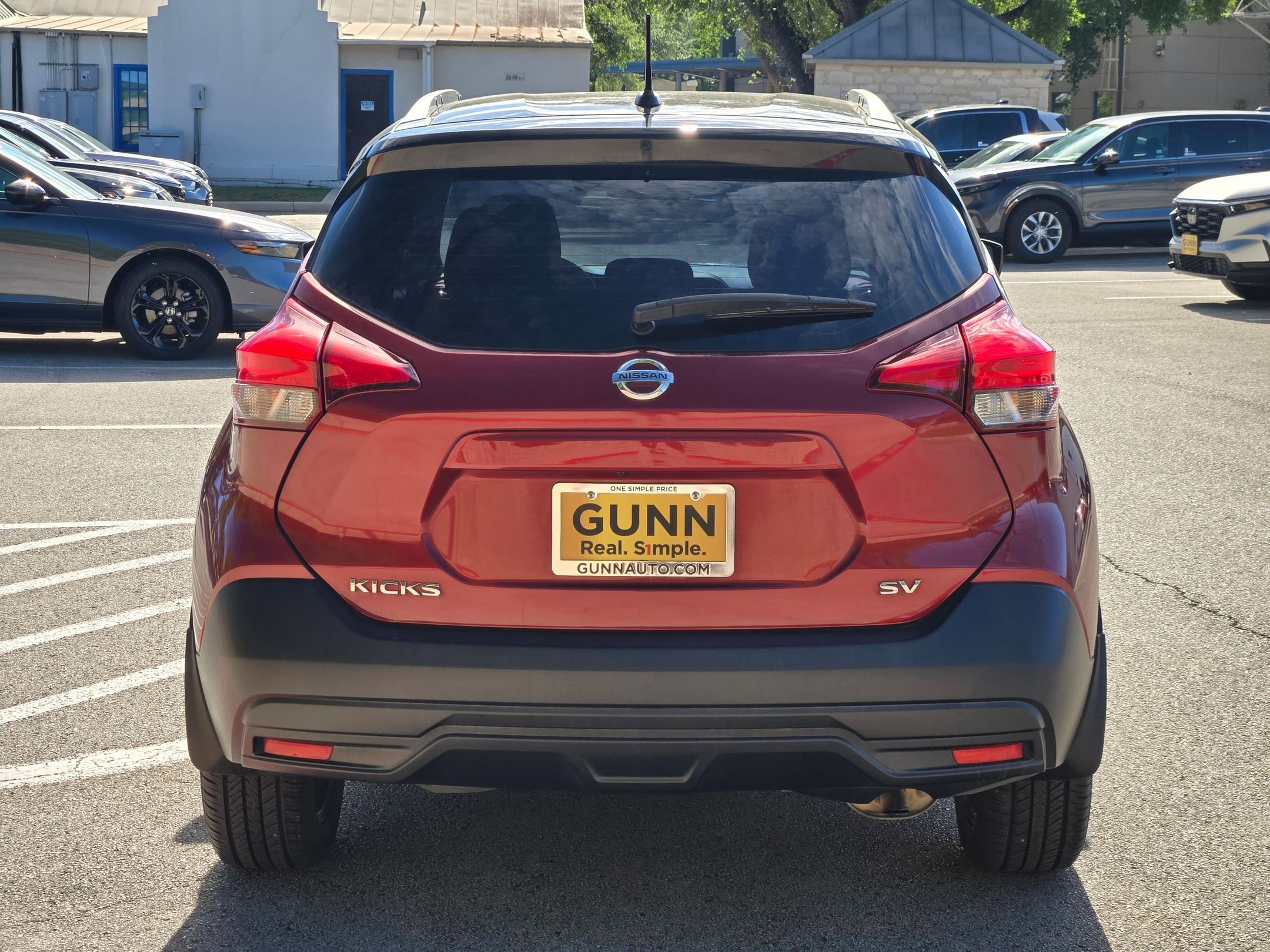 Used 2019 Nissan Kicks SV image 4
