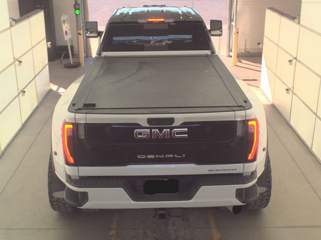 Used 2025 GMC Sierra 3500 Denali w/ Technology Package image 2