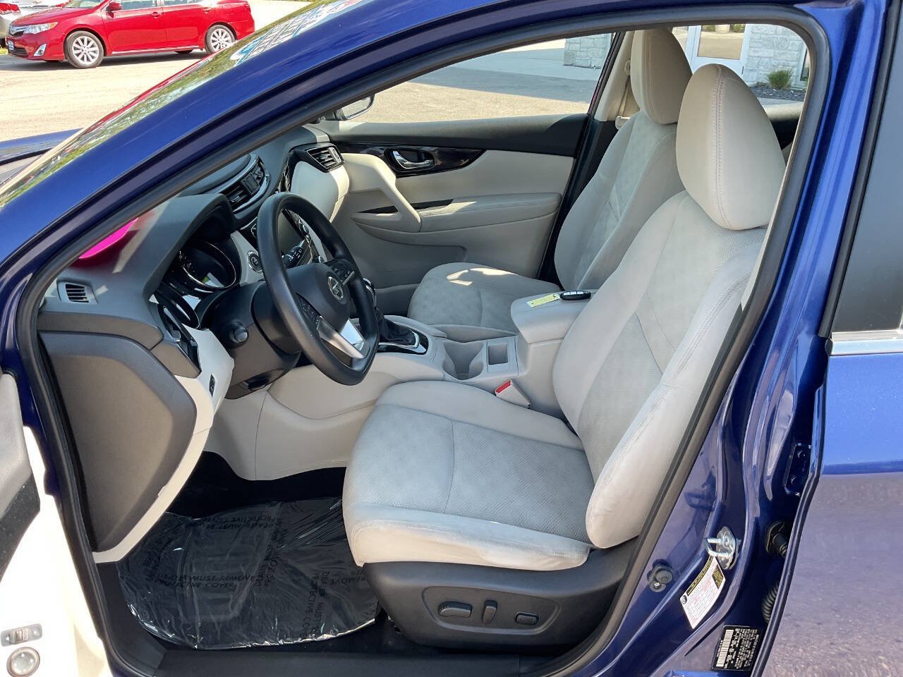 Used 2019 Nissan Rogue Sport SV FWD image 13