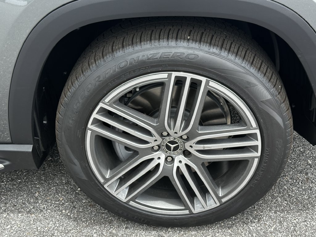 New 2026 Mercedes-Benz GLS 450 4MATIC image 14
