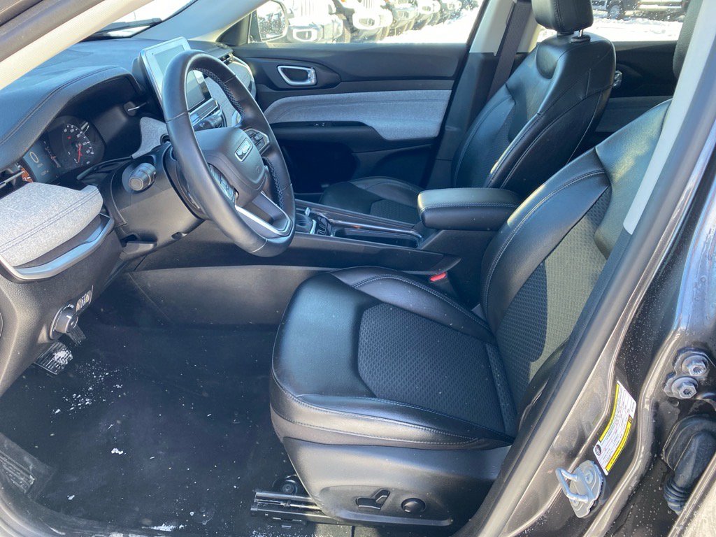 Used 2022 Jeep Compass Latitude w/ Convenience Group AWD/4WD image 9