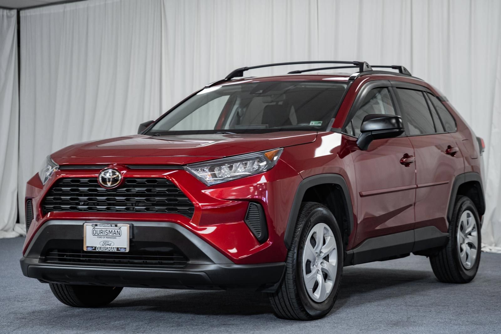 Used 2021 Toyota RAV4 LE image 3