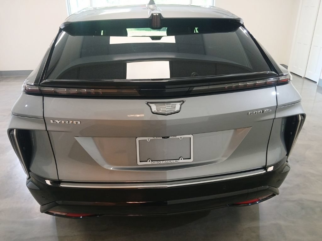 Used 2024 Cadillac Lyriq Luxury w/ LPO, Floor Liner Package AWD/4WD image 12