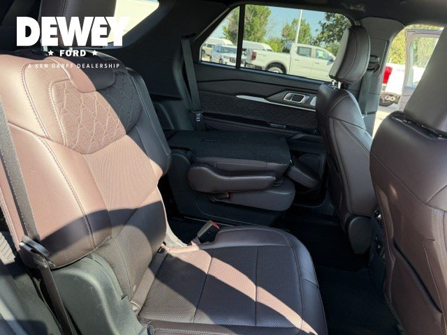 Used 2025 Ford Explorer Platinum w/ LUX Leather Package AWD/4WD image 35