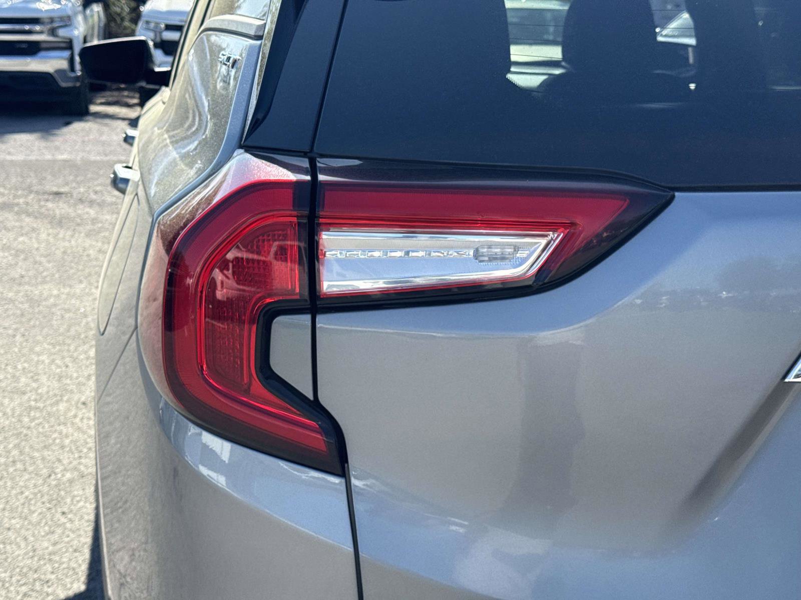 Used 2024 GMC Terrain SLT AWD/4WD image 8
