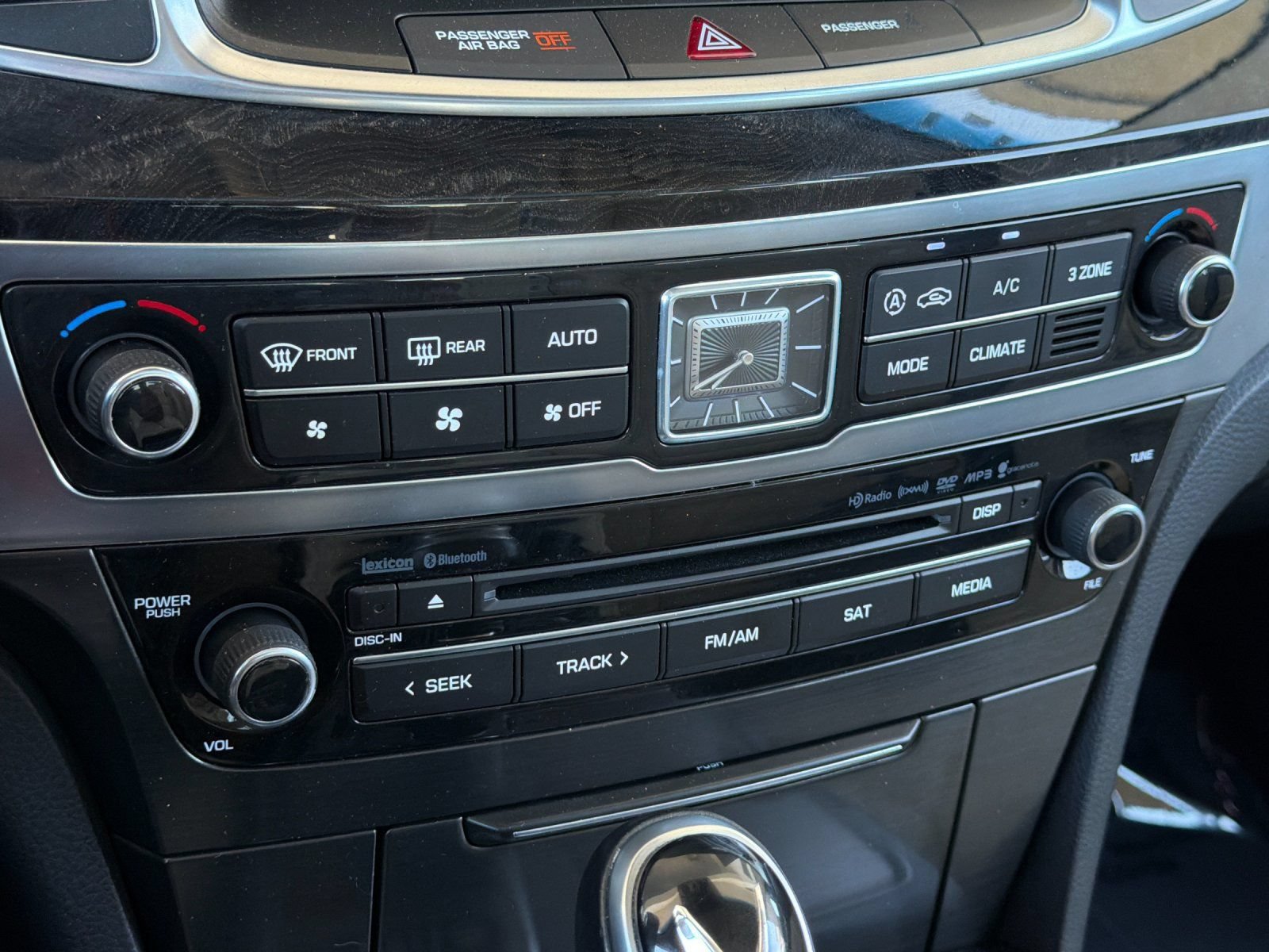 Used 2016 Hyundai Equus Signature RWD image 20