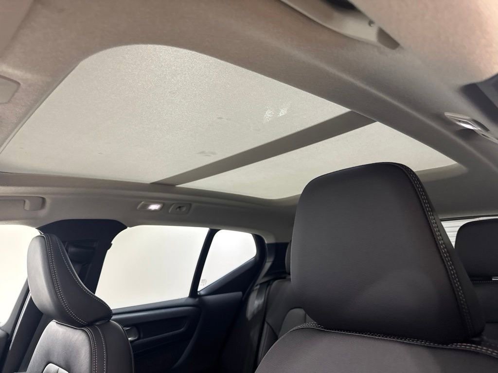 New 2026 Volvo XC40 B5 Plus w/ Protection Package Premier AWD/4WD image 16