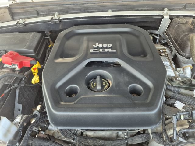 Used 2022 Jeep Wrangler Unlimited Sahara AWD/4WD image 24