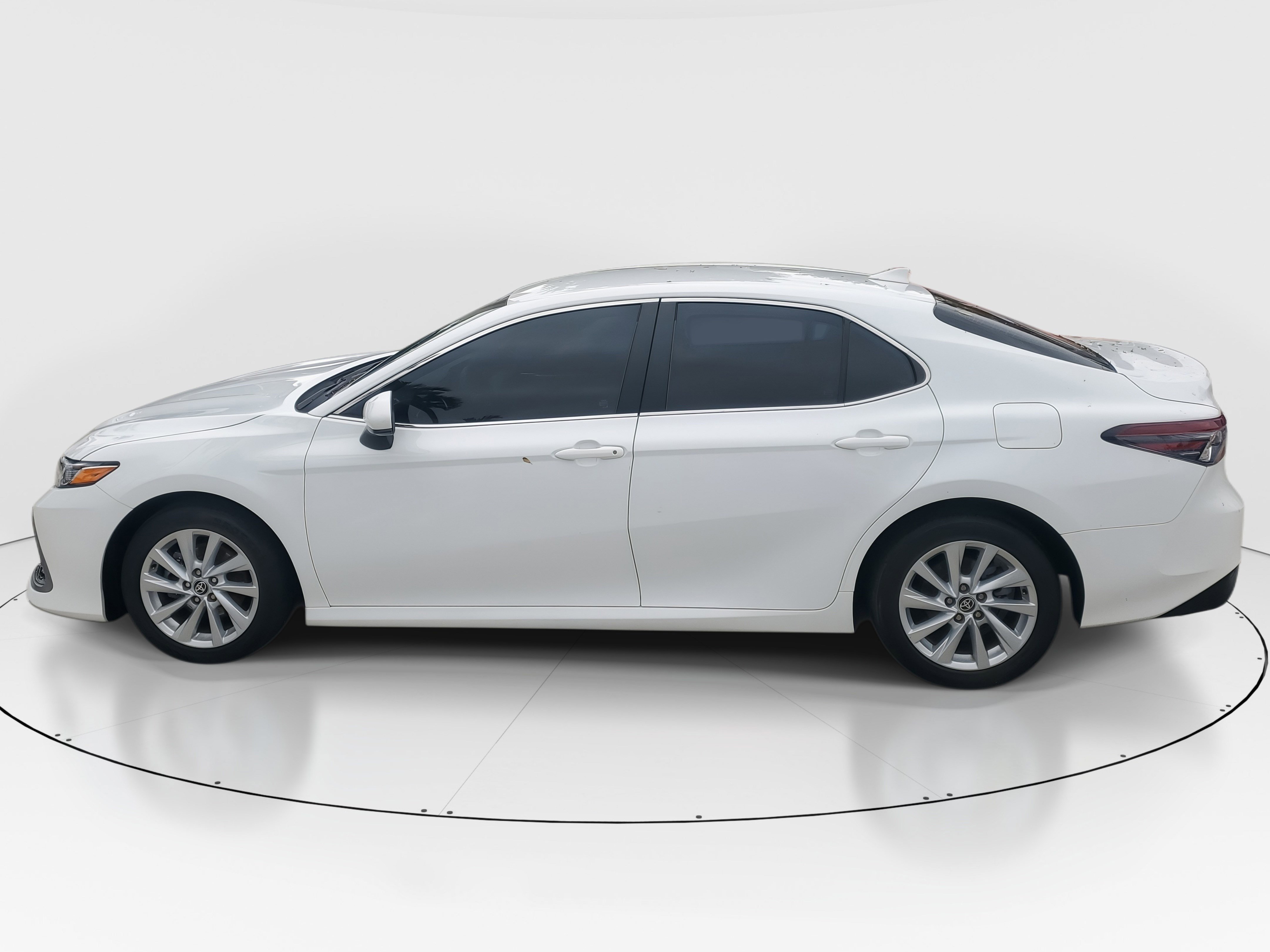 Used 2023 Toyota Camry LE image 6