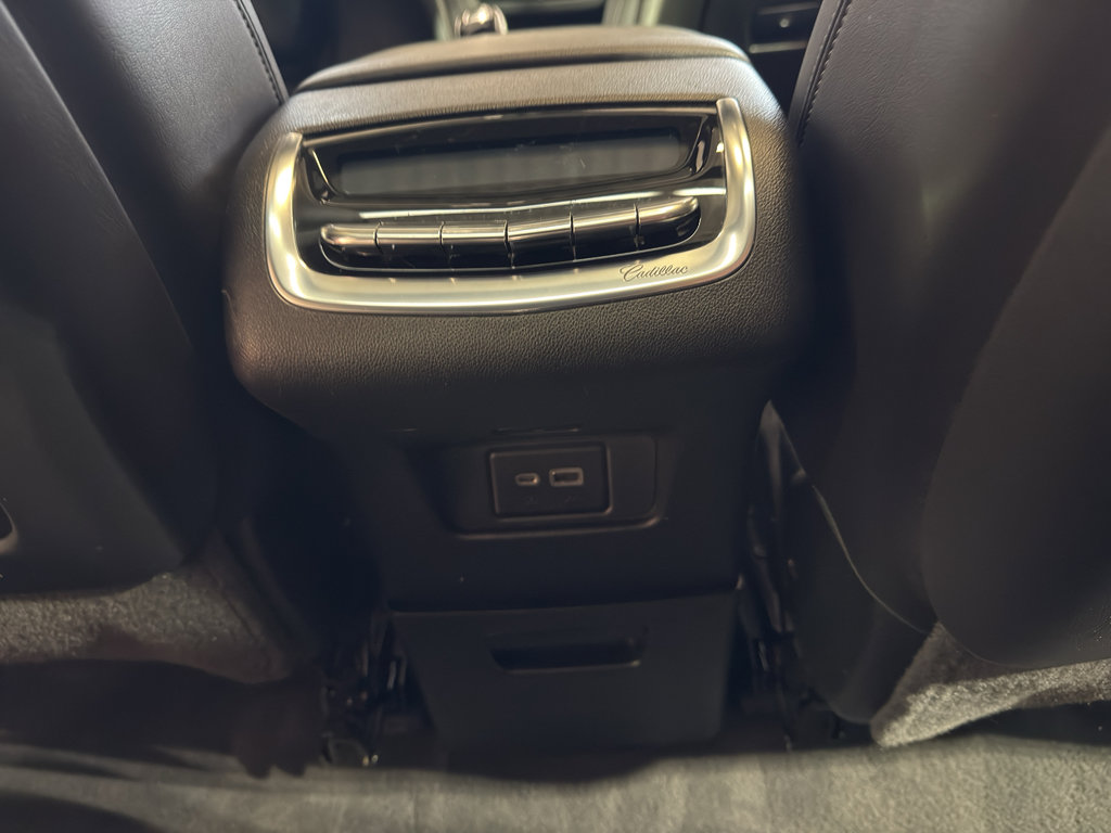 Used 2022 Cadillac XT6 Premium Luxury image 27