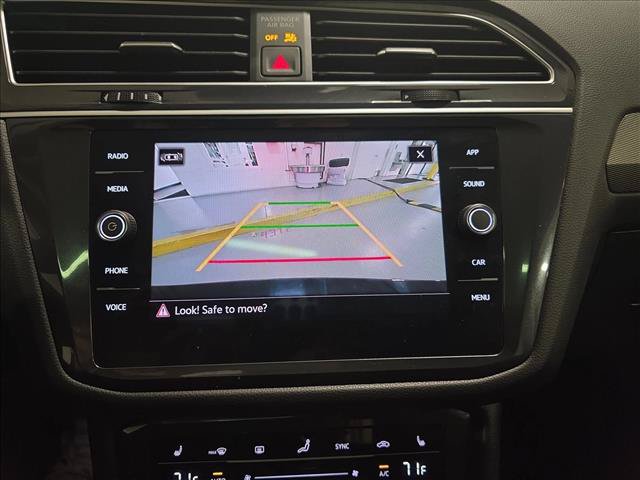 Used 2024 Volkswagen Tiguan SE w/ Panoramic Sunroof Package AWD/4WD image 23