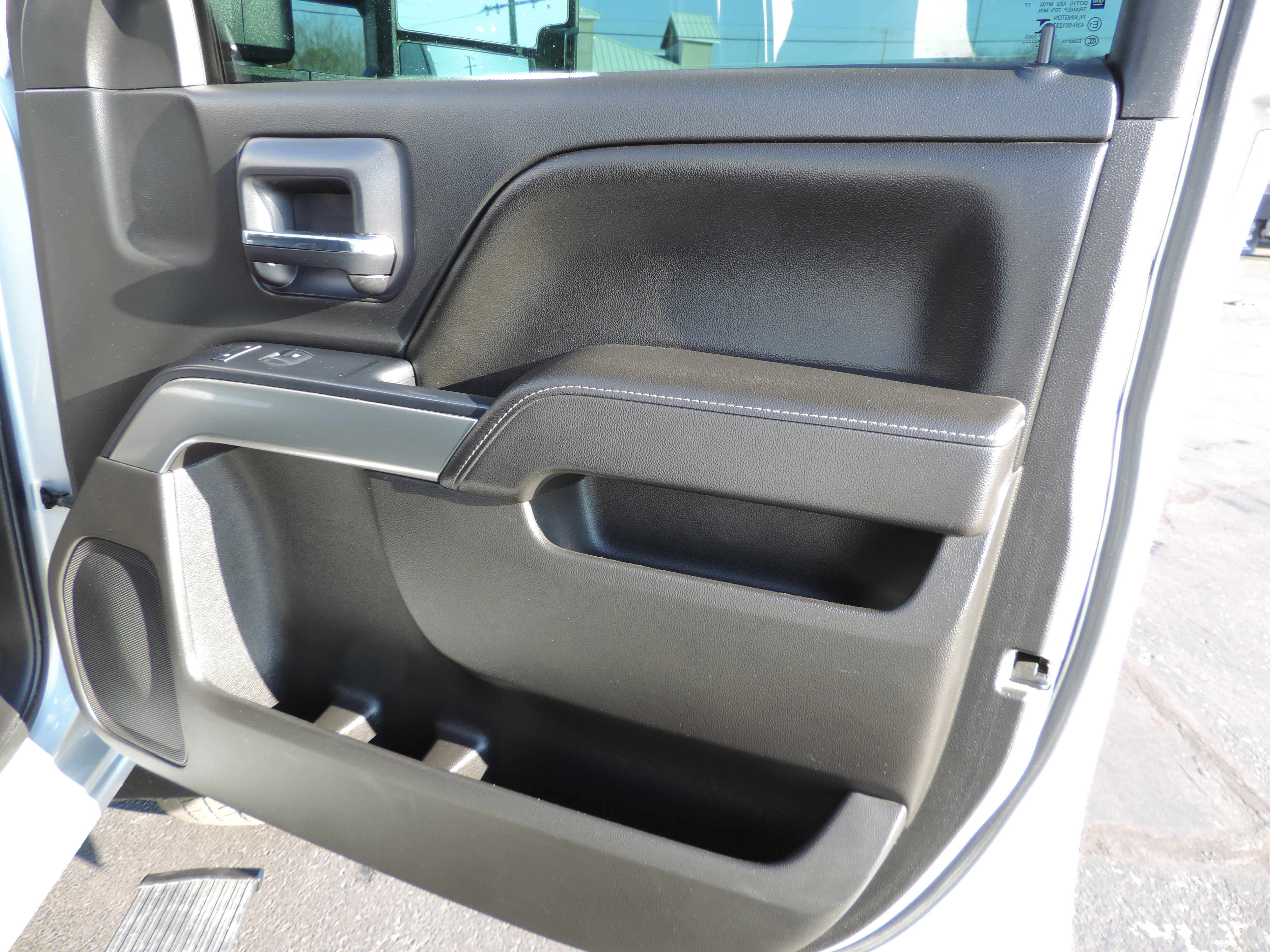 Used 2016 Chevrolet Silverado 3500 LT w/ LT Convenience Package image 16