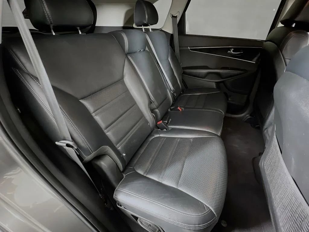 Used 2017 Kia Sorento EX image 26
