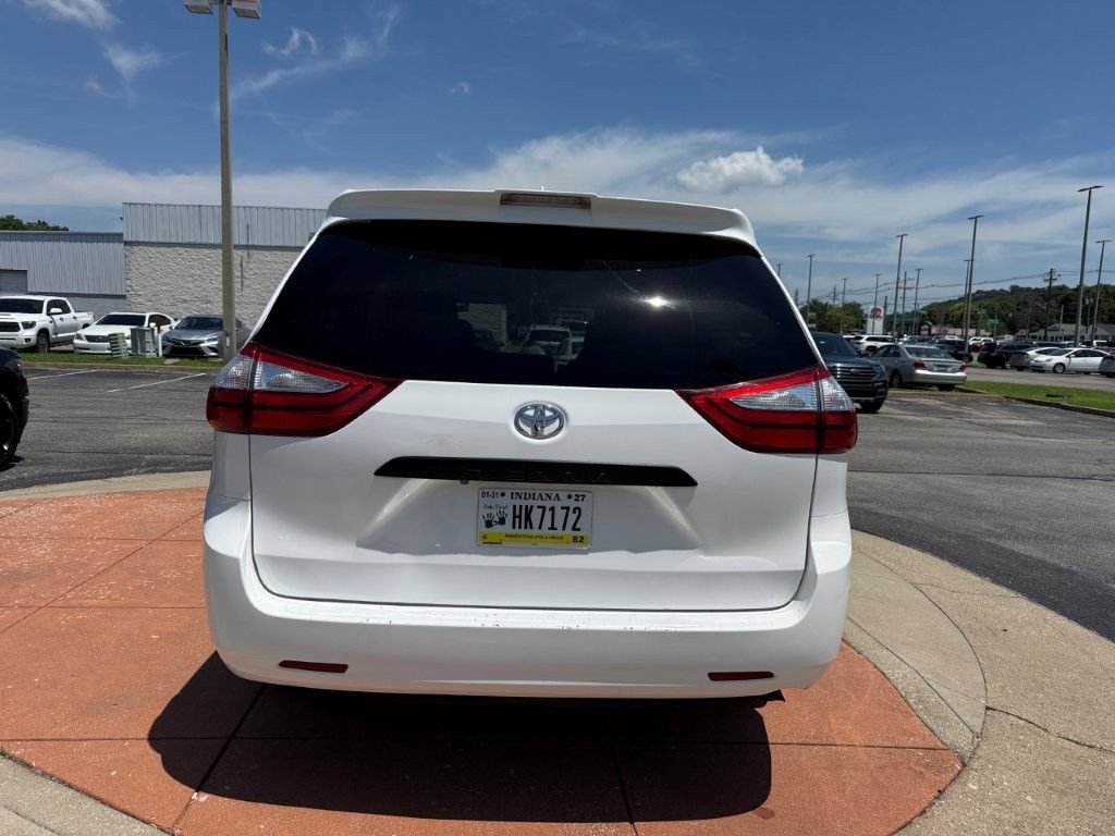Used 2019 Toyota Sienna L FWD image 5