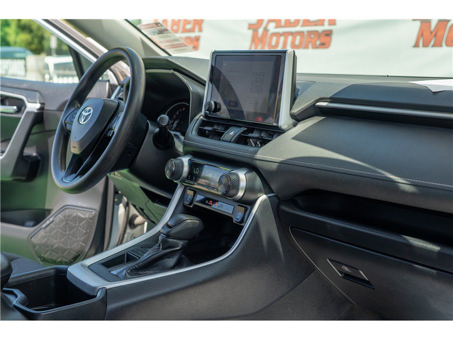 Used 2024 Toyota RAV4 XLE FWD image 37