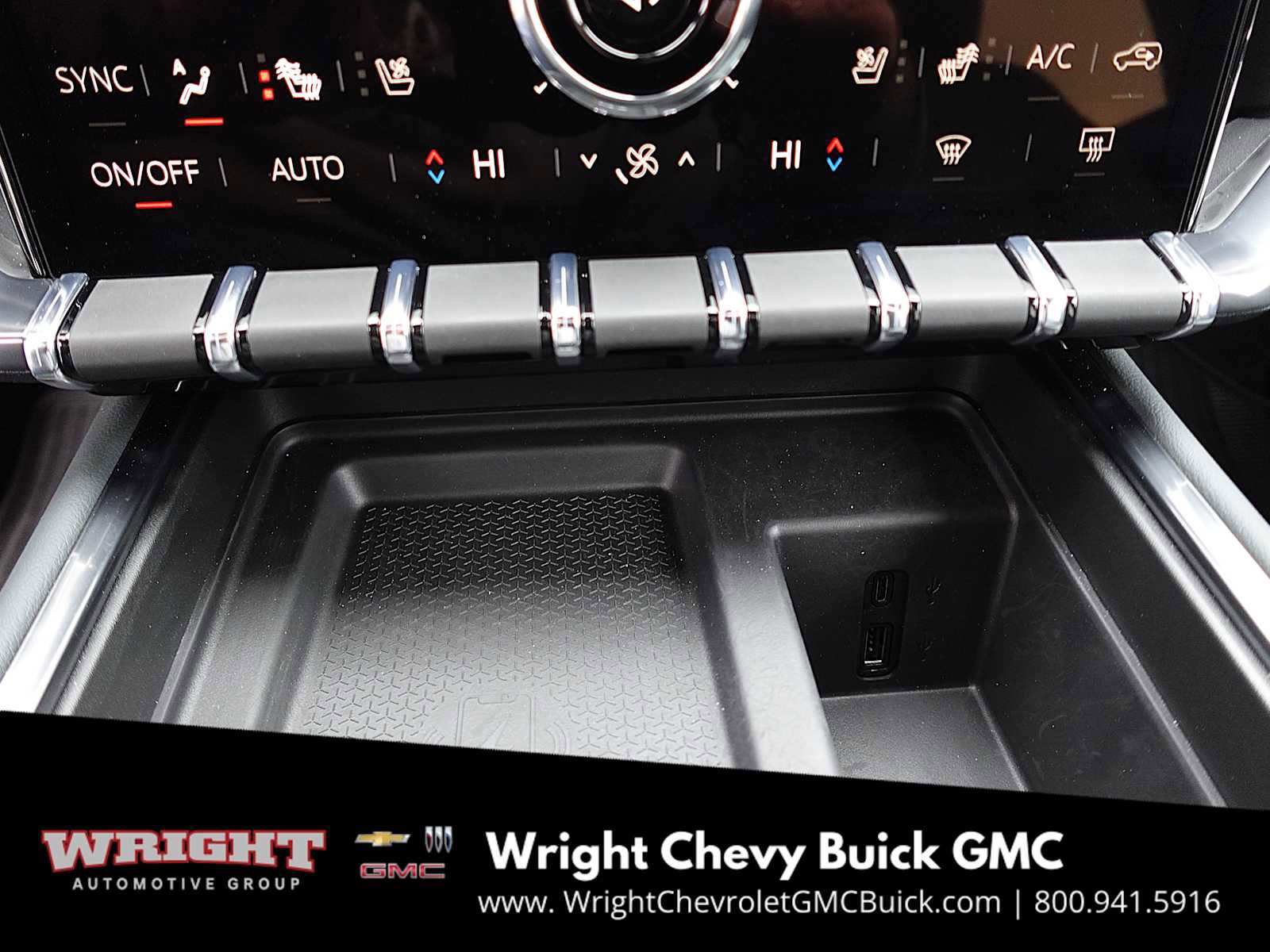 Used 2025 GMC Acadia AT4 w/ Luxury Package image 21