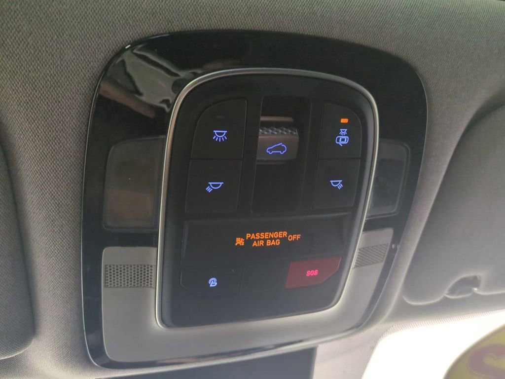 Used 2022 Hyundai Santa Fe Limited image 25