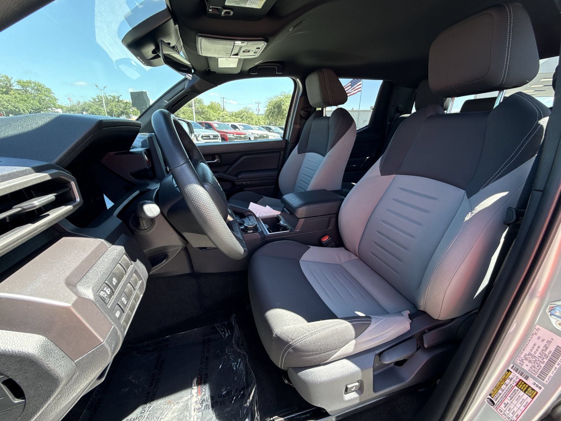 Certified 2025 Toyota Tacoma TRD Off-Road AWD/4WD image 13