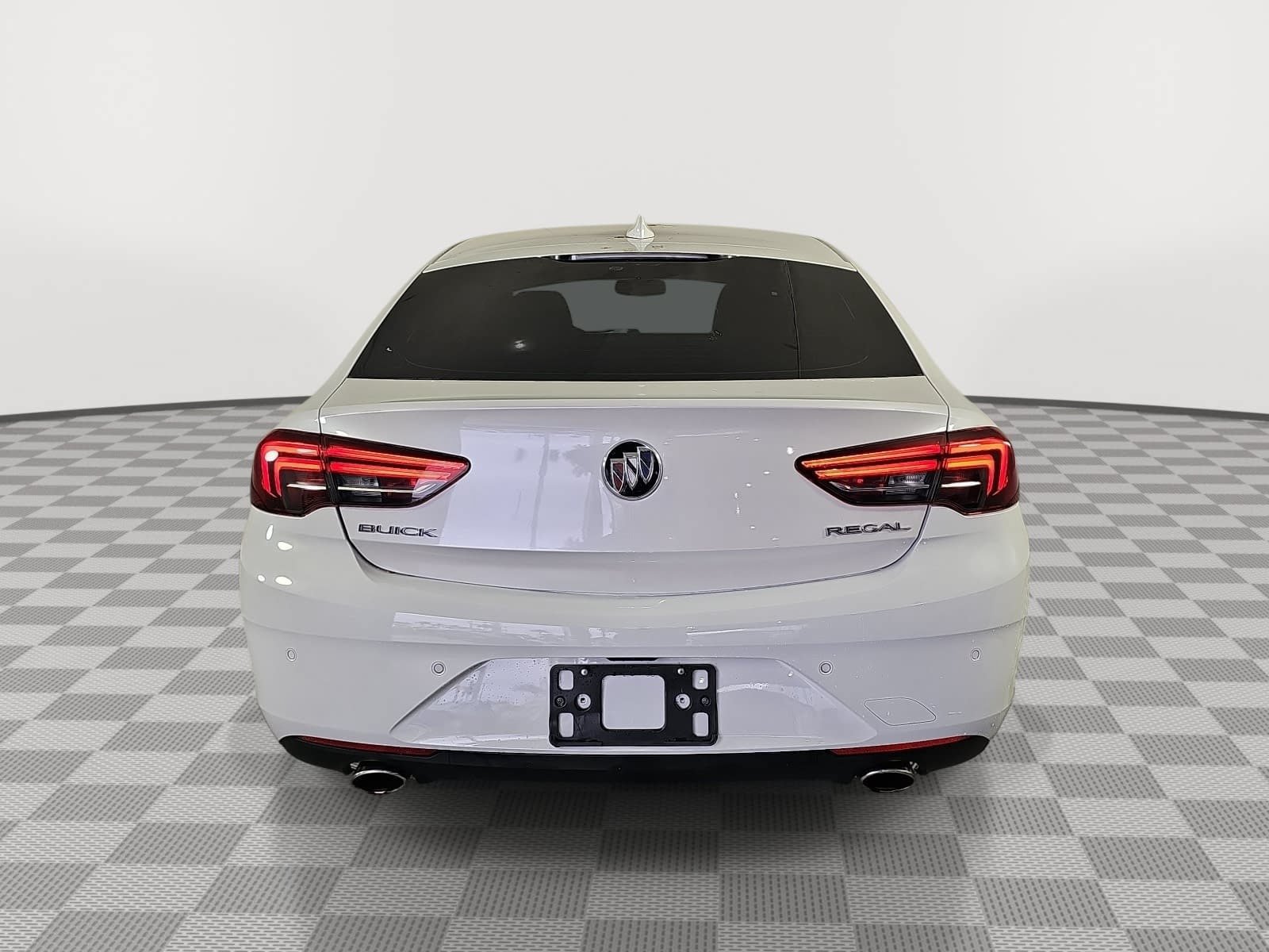Used 2018 Buick Regal Essence w/ Driver Confidence Package #1 FWD image 7