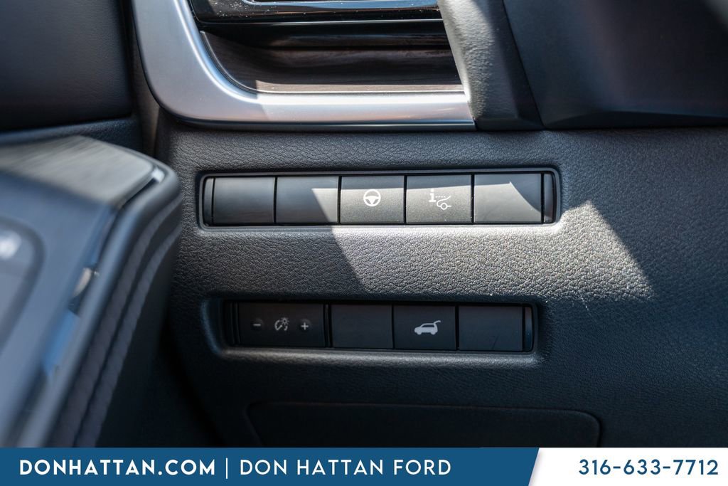 Used 2023 Nissan Rogue Platinum w/ Platinum Premium Package AWD/4WD image 16