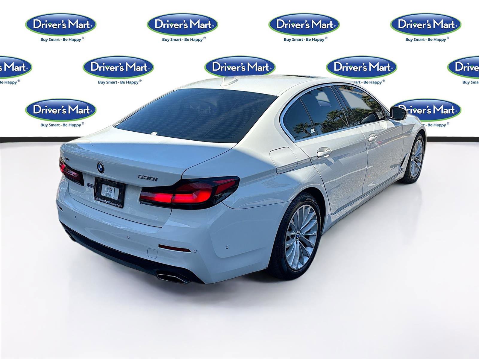 Used 2021 BMW 530i xDrive w/ Premium Package image 7