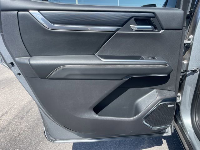 Used 2025 GMC Acadia Elevation image 18