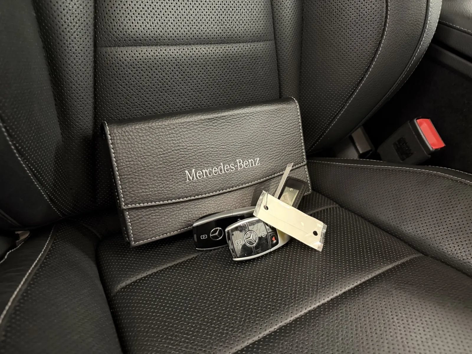 Used 2018 Mercedes-Benz E 300 4MATIC image 43