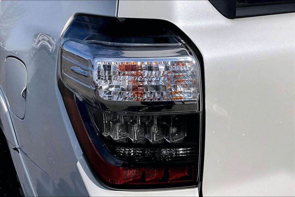 Used 2014 Toyota 4Runner Limited image 29