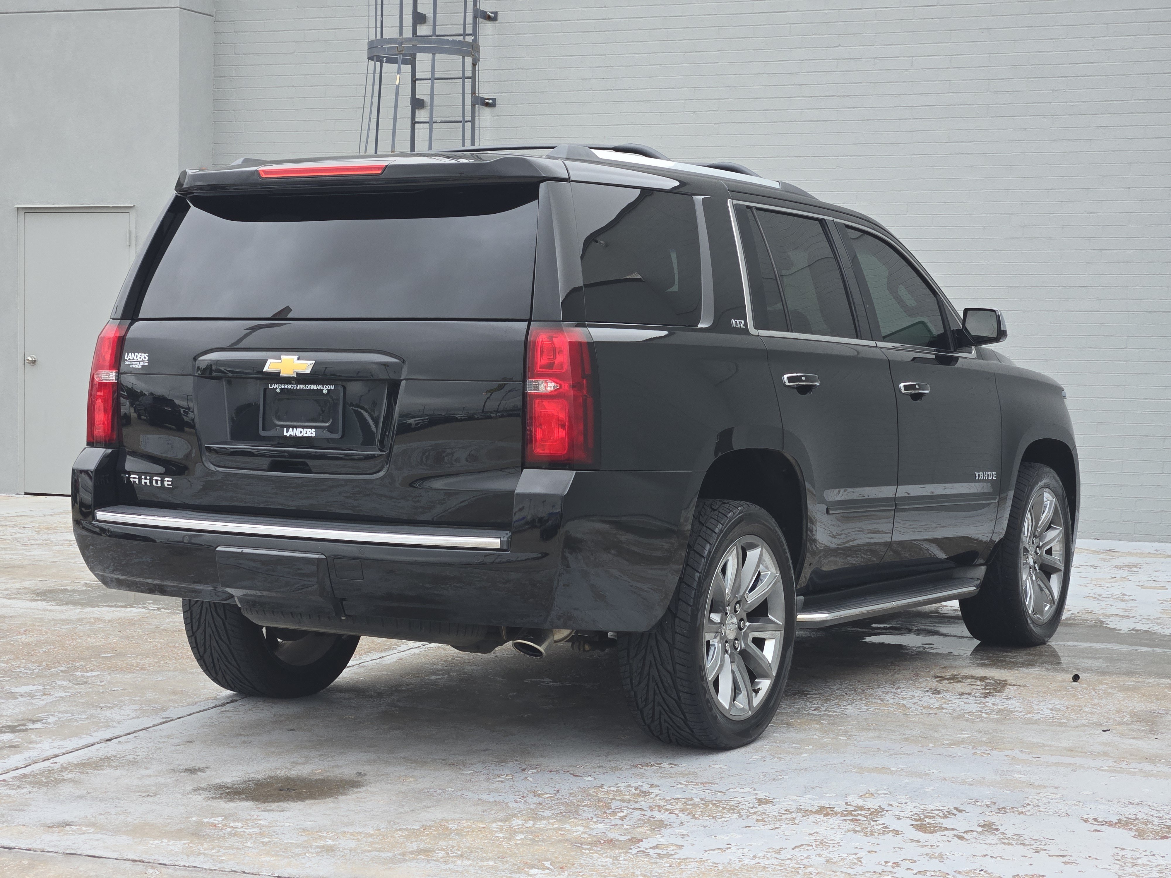 Used 2015 Chevrolet Tahoe LTZ AWD/4WD image 7