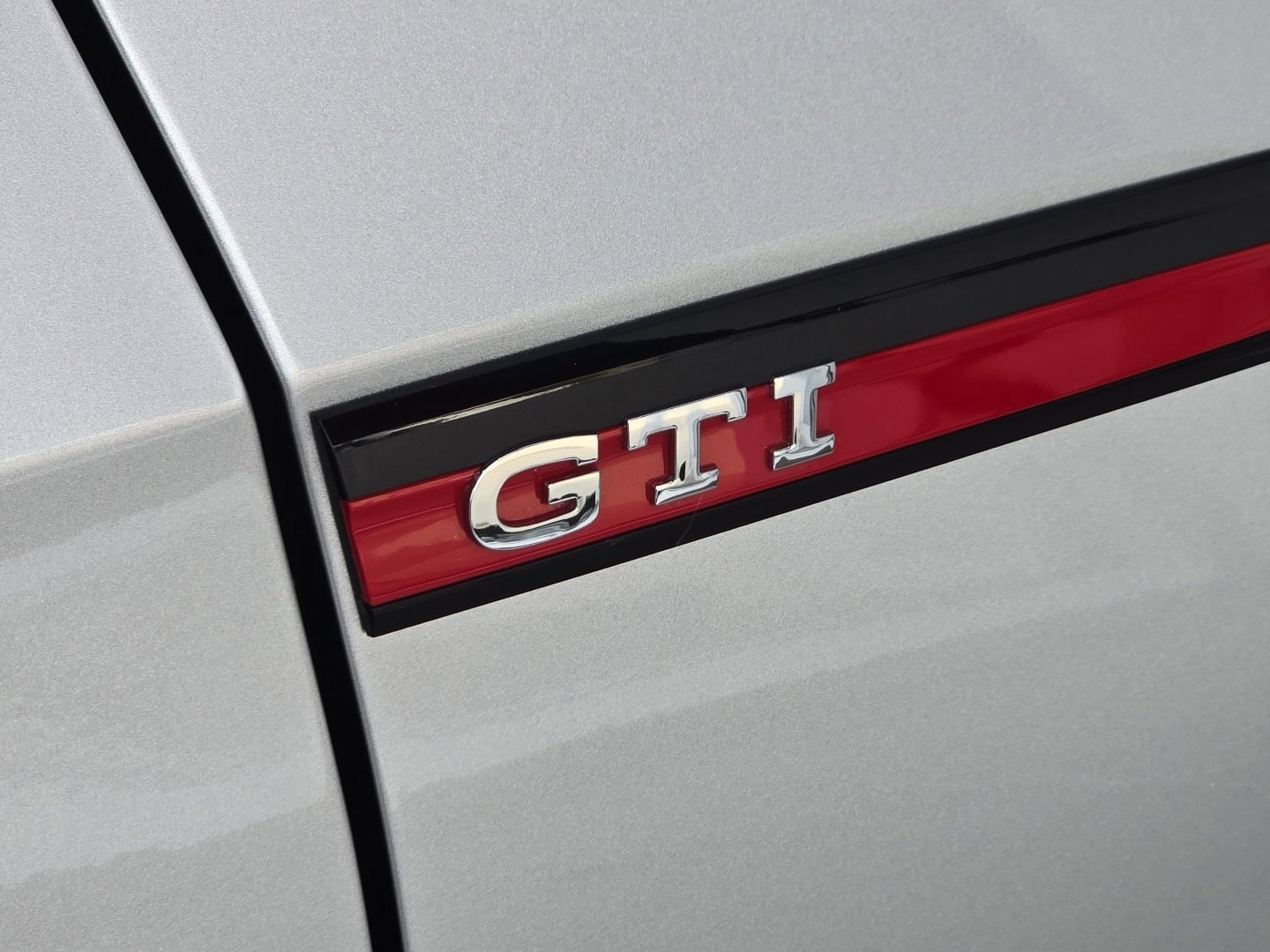 Certified 2023 Volkswagen GTI SE FWD image 17
