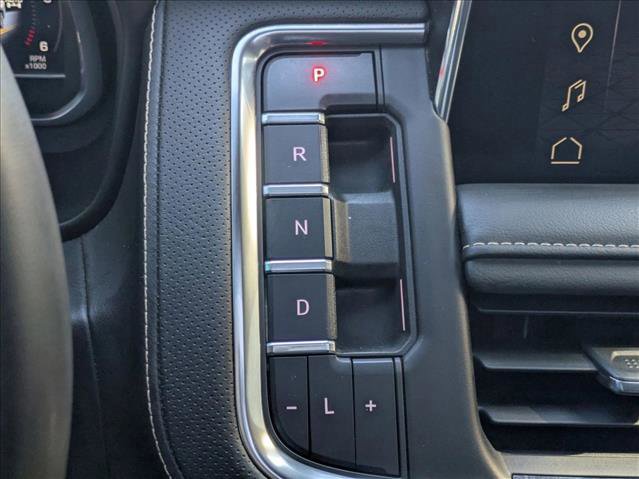 Used 2023 GMC Yukon SLT w/ SLT Premium Package image 12