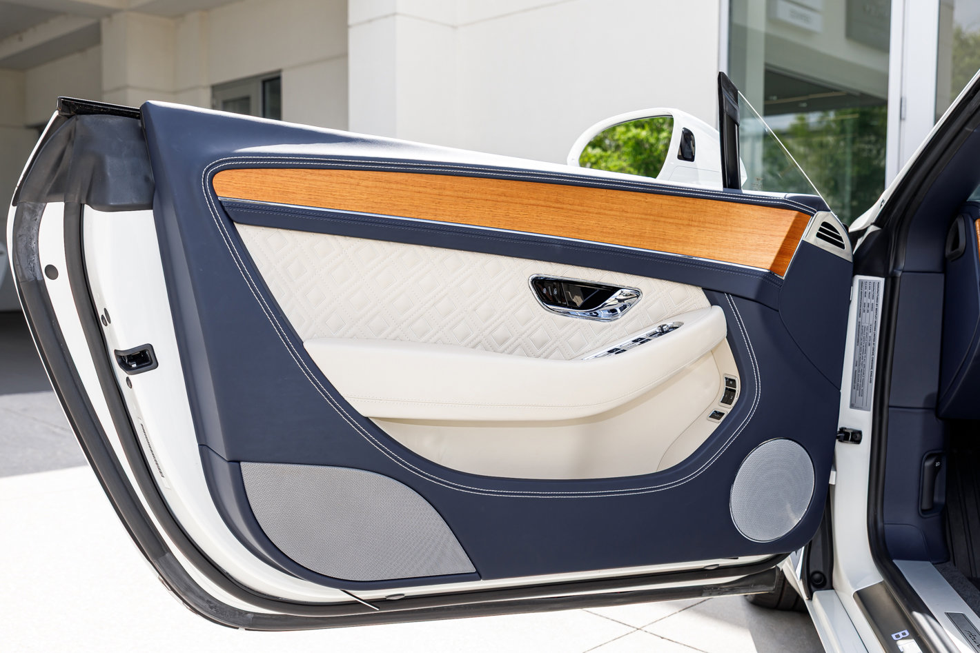 Used 2023 Bentley Continental GT Azure image 26