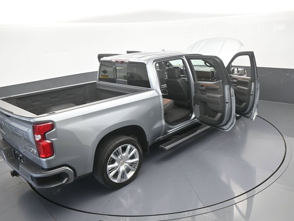 Used 2023 Chevrolet Silverado 1500 High Country w/ High Country Premium Package AWD/4WD image 75
