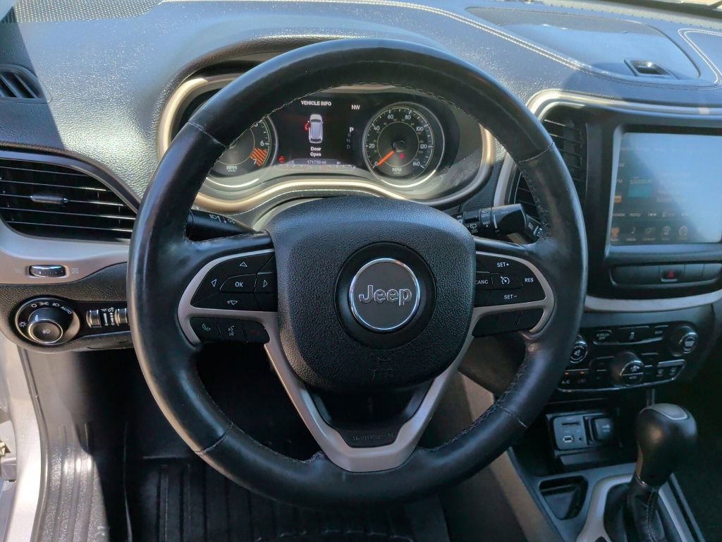 Used 2015 Jeep Cherokee Limited FWD image 14