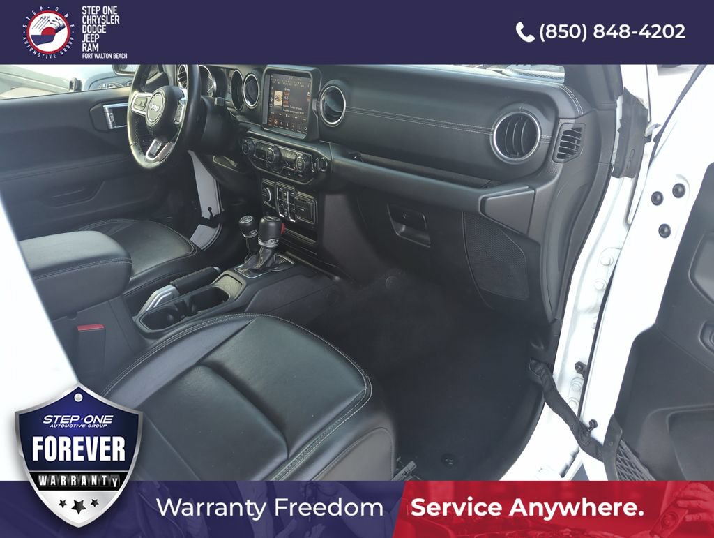 Used 2022 Jeep Wrangler Unlimited Sahara w/ Cold Weather Group AWD/4WD image 33