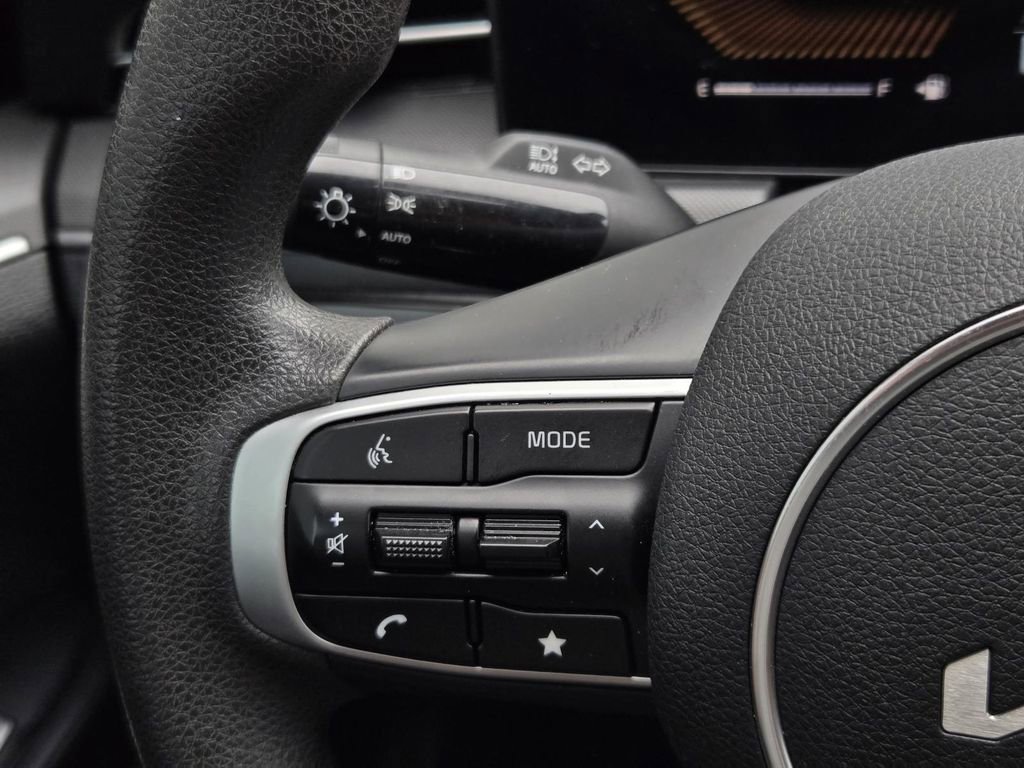 Used 2025 Kia K5 LXS image 26