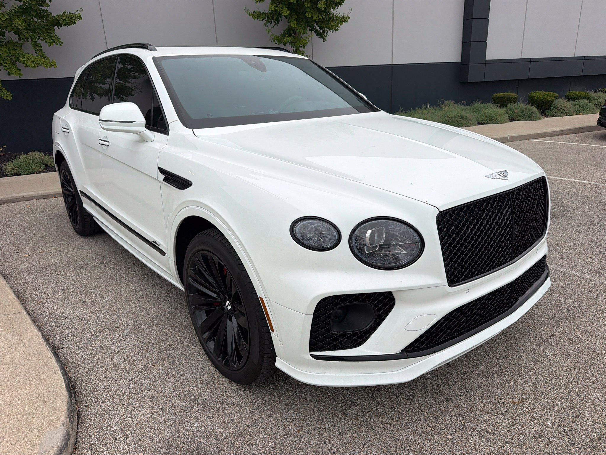 Used 2022 Bentley Bentayga Speed AWD/4WD image 3