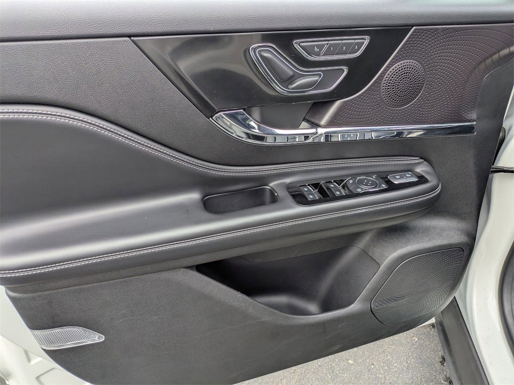 Used 2024 Lincoln Corsair Reserve w/ Equipment Group 201A image 15