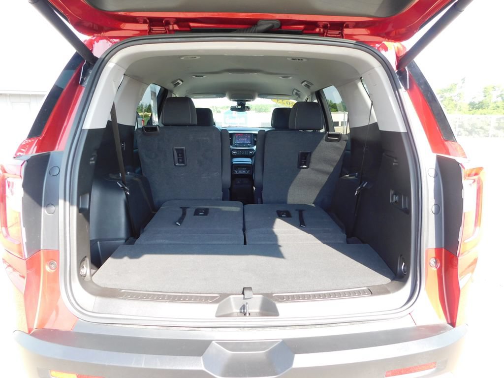Used 2023 GMC Acadia SLE w/ Driver Convenience Package FWD image 25