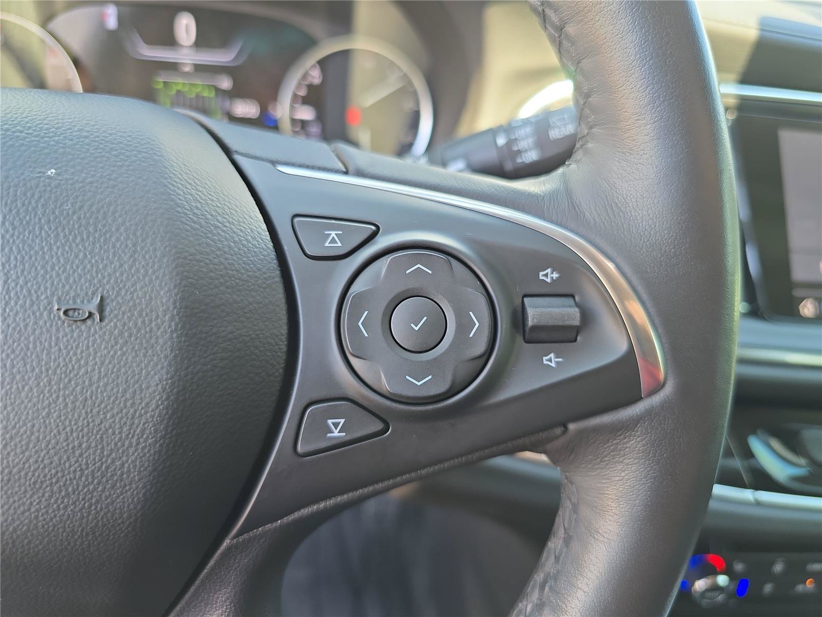 Used 2021 Buick Enclave Avenir w/ Avenir Technology Package FWD image 32