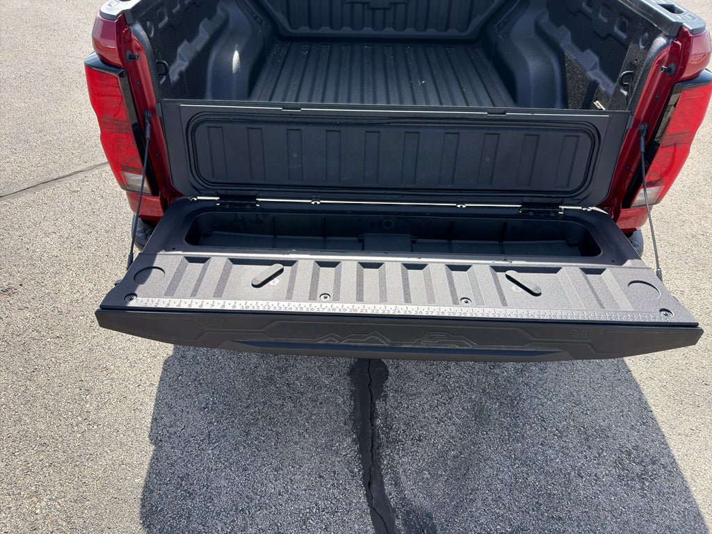 New 2026 Chevrolet Colorado ZR2 w/ Technology Package AWD/4WD image 14