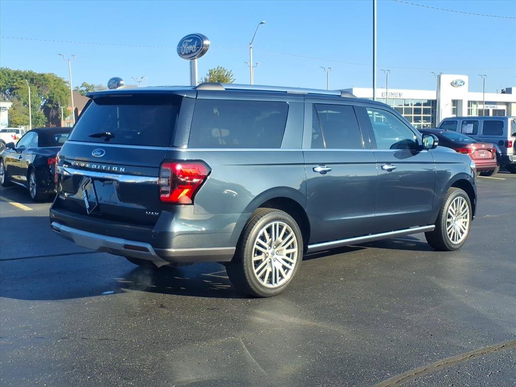 Used 2022 Ford Expedition Max Limited image 4