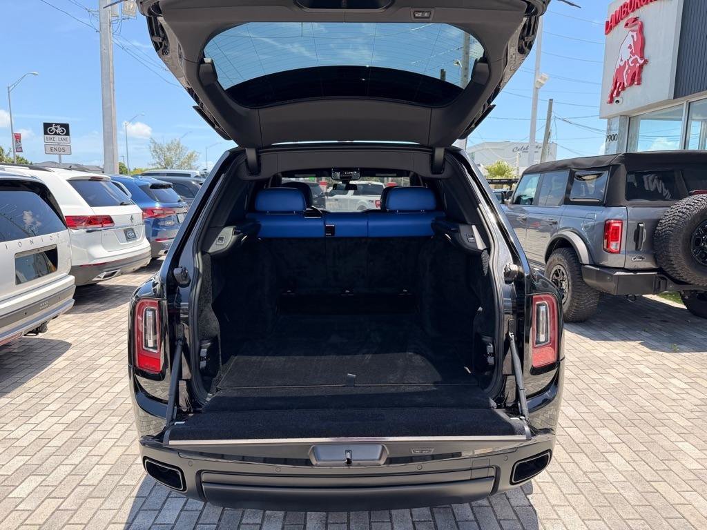 Used 2022 Rolls-Royce Cullinan AWD/4WD image 9