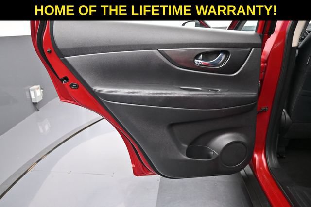 Used 2017 Nissan Rogue S AWD/4WD image 36