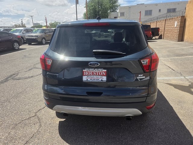 Used 2019 Ford Escape SE FWD image 2