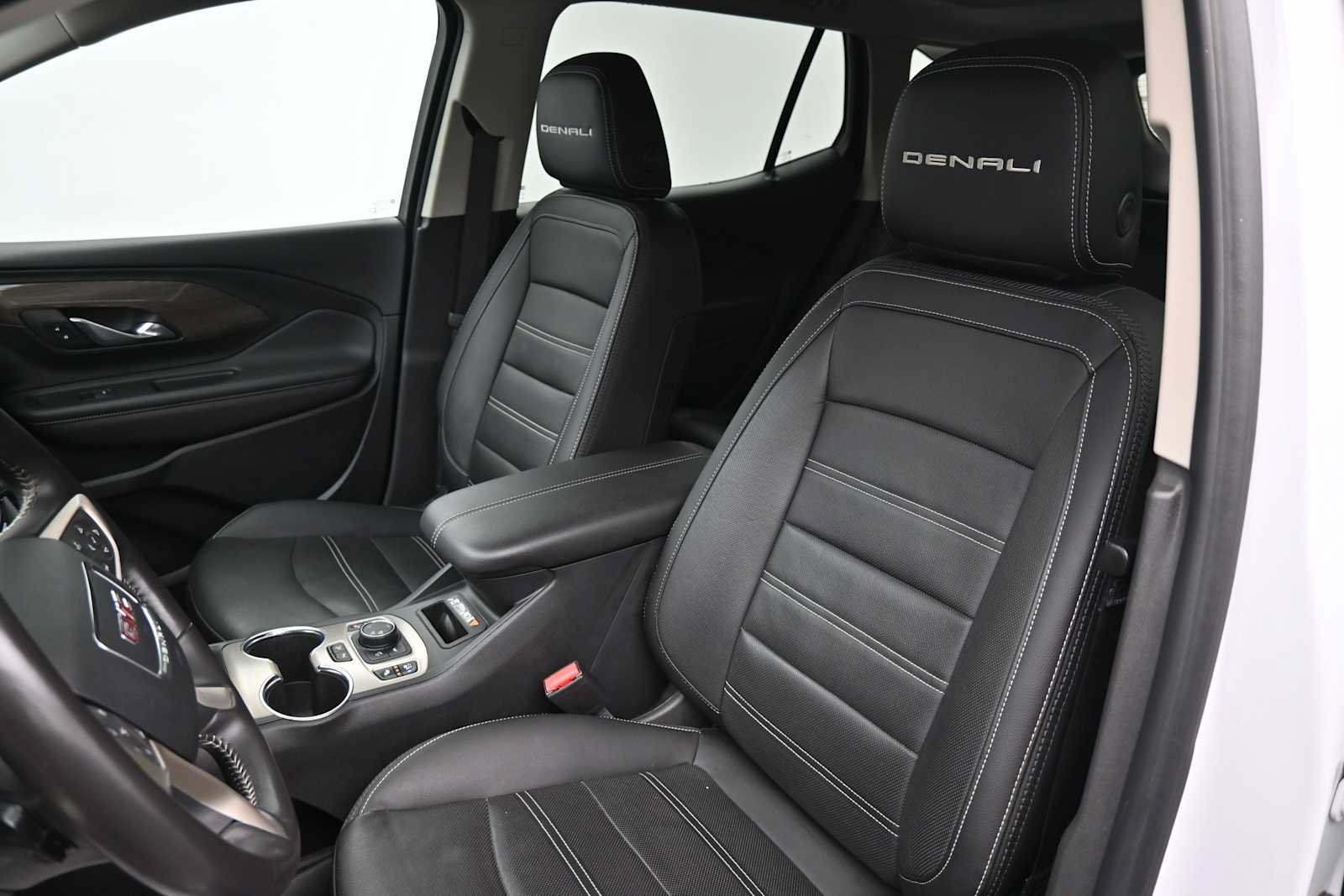 Used 2022 GMC Terrain Denali w/ Denali Premium Package AWD/4WD image 12