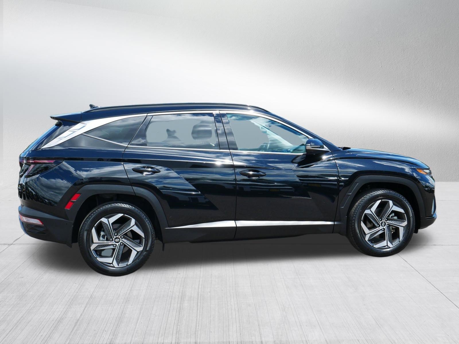 Certified 2024 Hyundai Tucson Limited AWD/4WD image 8